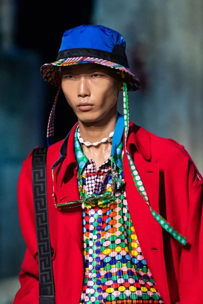 Look 14